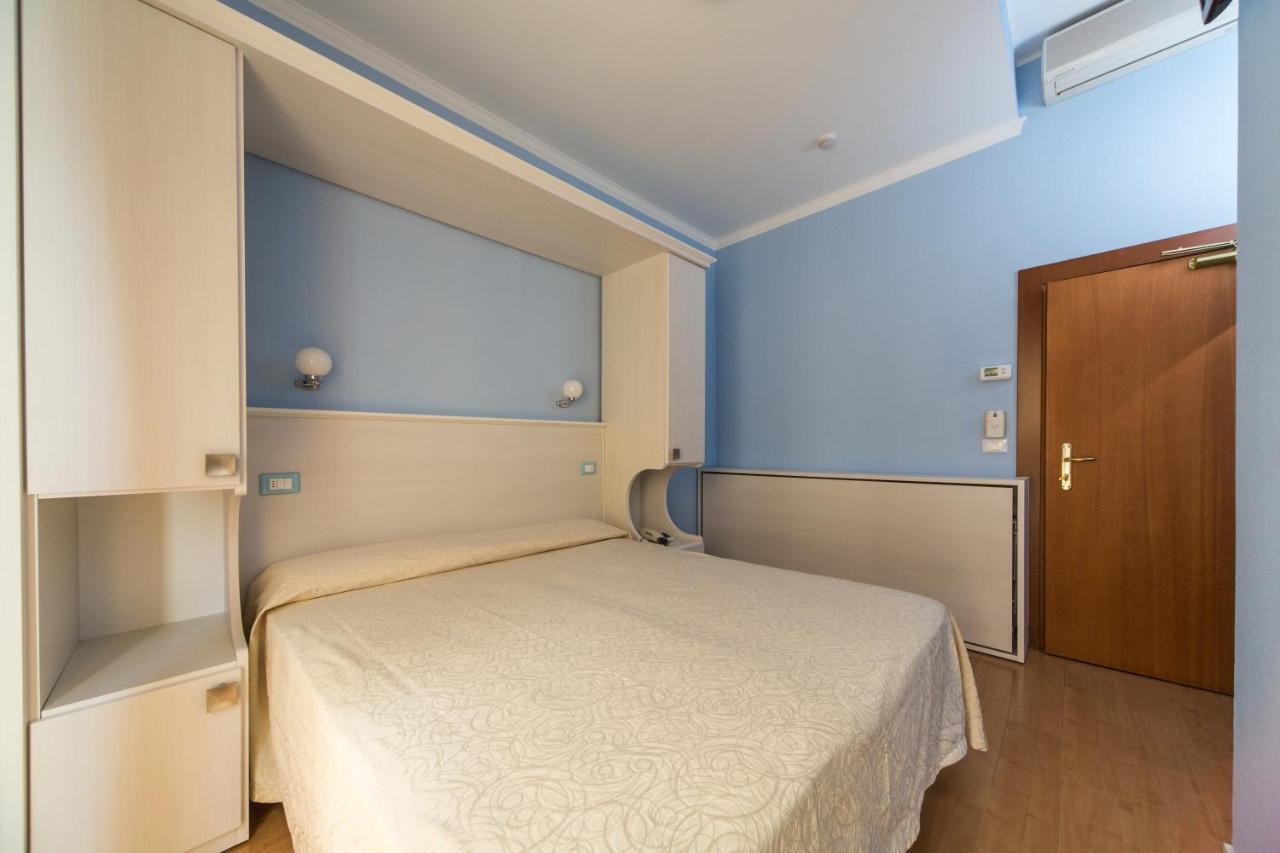 Hotel Trieste Cesenatico Zimmer foto